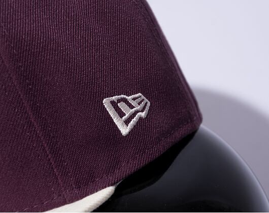 Kšiltovka New Era 59FIFTY MLB WS Sidepatch Trail Mix New York Yankees Plum / Chrome White