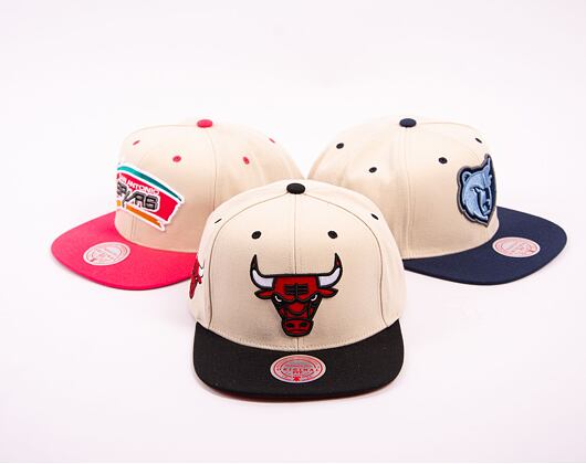 Kšiltovka Mitchell & Ness NBA Sail 2 Tone Snapback Chicago Bulls Off White