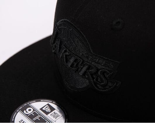Kšiltovka New Era 9FIFTY NBA Black on Black Los Angeles Lakers Black / Black