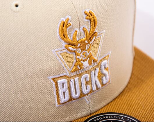 Kšiltovka Mitchell & Ness NBA Milwaukee Bucks Sandman Fitted HWC off white