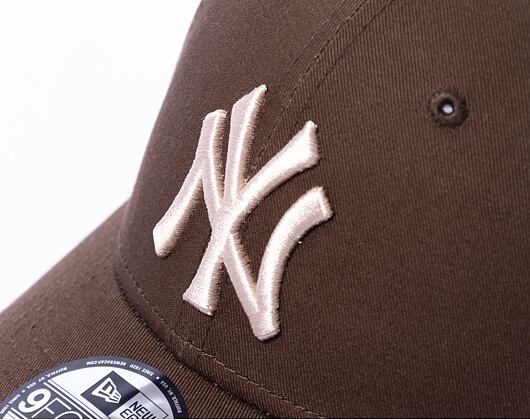 Kšiltovka New Era 9FORTY MLB League Essential New York Yankees Walnut / Stone