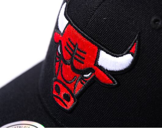 Kšiltovka Mitchell & Ness NBA Home Town Classic Red Chicago Bulls Black