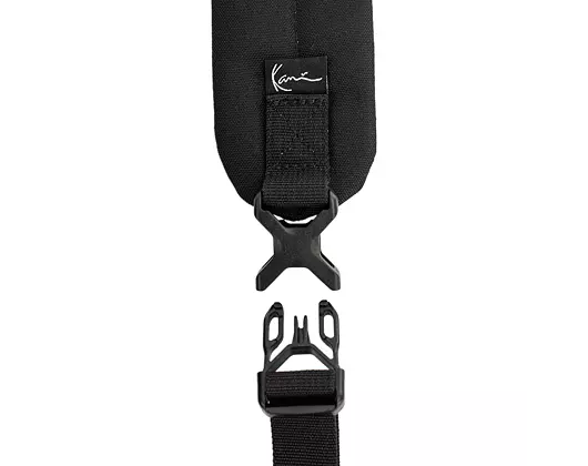Batoh přes Rameno Karl Kani Signature Crossbody Sling Bag - Black