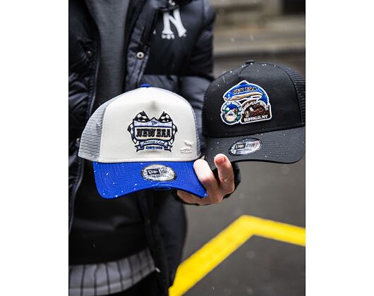 Kšiltovka New Era - Motosport 9FORTY Trucker - Cream / Light Royal