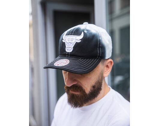 Kšiltovka Mitchell & Ness - Dip Dye Pro Snapback - Chicago Bulls - Black