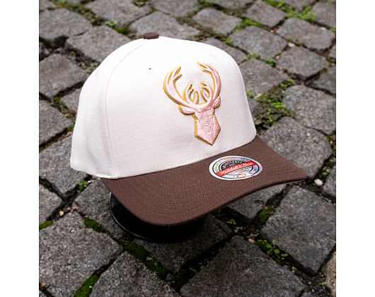 Kšiltovka Mitchell & Ness - Blush Sand Classic Red - Milwaukee Bucks - Sand/Brown