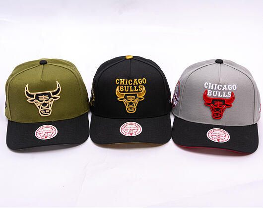 Kšiltovka Mitchell & Ness - NBA Core Vi Pro  Bulls - Chicago Bulls - Black-Gold