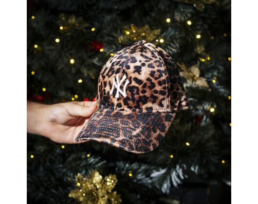 Dámská Kšiltovka New Era - MLB Womens Leo Velour 9FORTY - NY Yankees - Brown / Cream