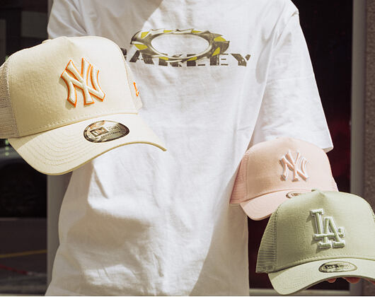 Kšiltovka New Era - MLB Outline 9FORTY A-Frame Trucker - NY Yankees - Cream / Orange