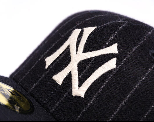 Kšiltovka New Era - MLB Moon Cooperstown 59FIFTY - NY Yankees - White And Navy Pinstripe