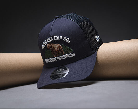 Kšiltovka New Era - Branded Graphic 9FORTY M-CROWN A-Frame Trucker - Navy