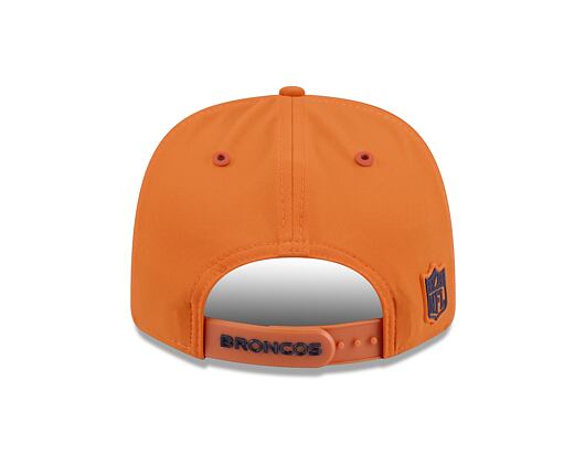 Kšiltovka New Era - NFL 2026 Sideline 9SEVENTY Stretch-Snap - Denver Broncos - Team Color