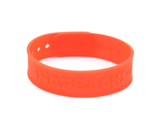 Náramek na ruku s nápisem Snapbacks.cz - červený
