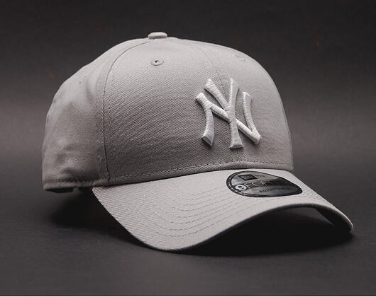 Kšiltovka New Era 9FORTY MLB League Basic New York Yankees Strapback Grey / White