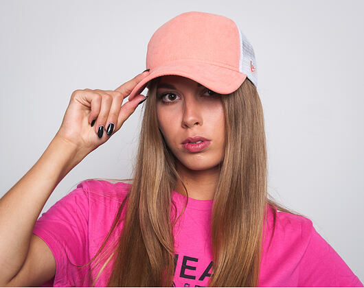 Dámská Kšiltovka New Era Women Felt Trucker 9FORTY Blush Snapback