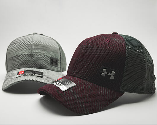 Kšiltovka Under Armour Blitz Trucker Raisin Red Snapback