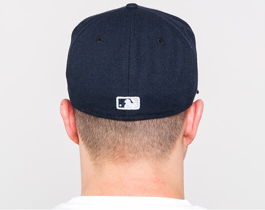 Kšiltovka New Era Authentic Perfomance New York Yankees 59FIFTY Team Color