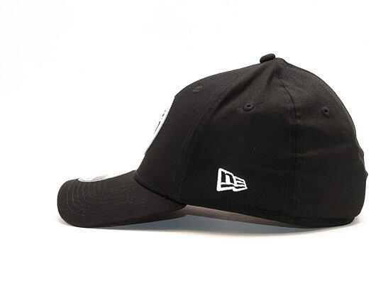 Kšiltovka New Era Monochrome Toronto Raptors 39THIRTY Black