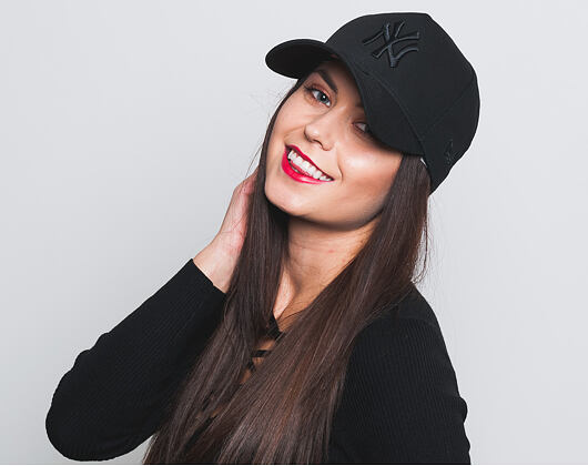 Kšiltovka New Era League Essential New York Yankees 9FORTY A-FRAME Black Snapback