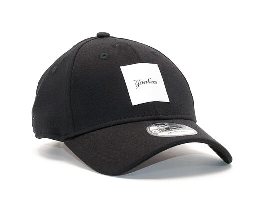 Kšiltovka New Era Satin Patch New York Yankees 9FORTY Black/White Strapback