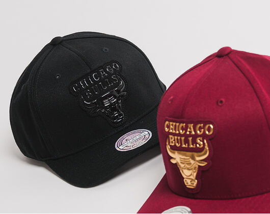 Kšiltovka Mitchell & Ness Metallic Logo Chicago Bulls Burgundy Snapback