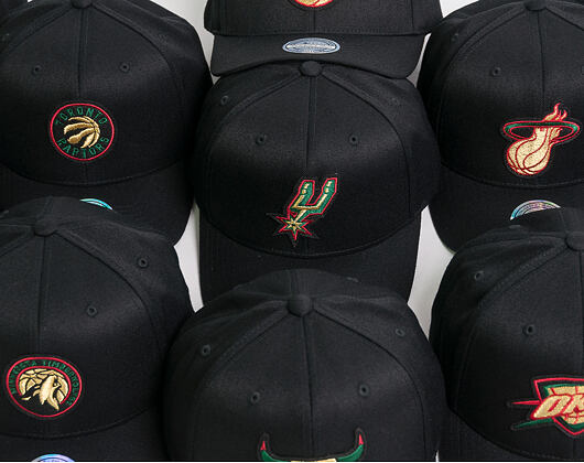 Kšiltovka Mitchell & Ness Luxe 110 SB Miami Heat Black Snapback