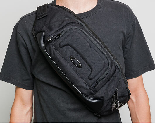 Ledvinka Oakley Icon Belt Bag Blackout
