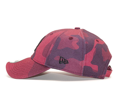 Kšiltovka New Era 9FORTY Camo New York Yankees Maroon Camo/Black Strapback