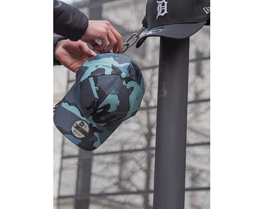Kšiltovka New Era 9FORTY New York Yankees Camo Essential Light Navy Camo Strapback