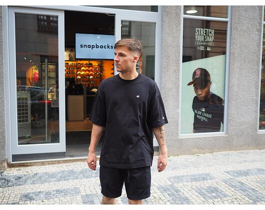Triko Champion Crewneck T-Shirt Black 215341 KK001NBK