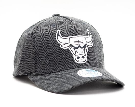 Kšiltovka Mitchell & Ness INTL850 Chicago Bulls Herringbone Reflective 110 Snapback