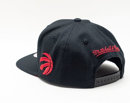 Kšiltovka Mitchell & Ness Foundation Script TORONTO RAPTORS Black 6HSSMM19008-TRABLCK