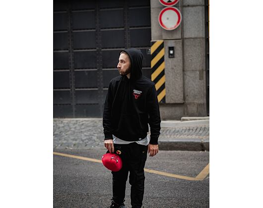 Mikina New Era NBA Neon Pull Over Hoody Chicago Bulls Black