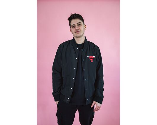 Bunda New Era NBA Team Logo Bomber Chicago Bulls Black / Red