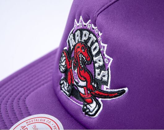 Kšiltovka Mitchell & Ness Off The Backboard Trucker Hwc Toronto Raptors Purple / White