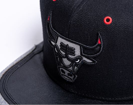 Kšiltovka Mitchell & Ness Day 3 Snapback Chicago Bulls Black / Grey