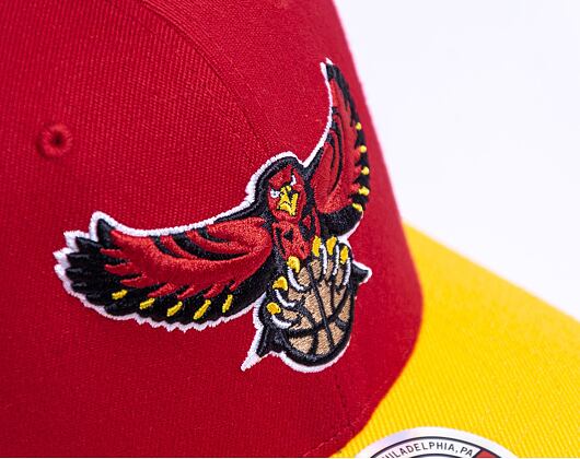 Kšiltovka Mitchell & Ness Team 2 Tone 2.0 Stretch Snapback Hwc Atlanta Hawks Red / Yellow