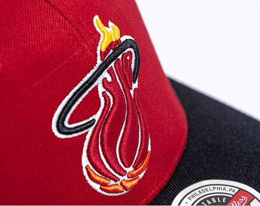 Kšiltovka Mitchell & Ness Team 2 Tone 2.0 Stretch Snapback Hwc Miami Heat Red / Black