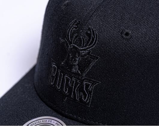 Kšiltovka Mitchell & Ness Blk/Blk Logo Classic Red Milwaukee Bucks Black