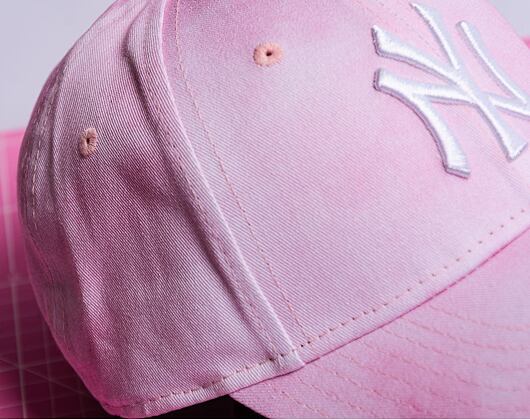 Dámská kšiltovka New Era 9FORTY Womens MLB Pastel Tie Dye New York Yankees Pink / White