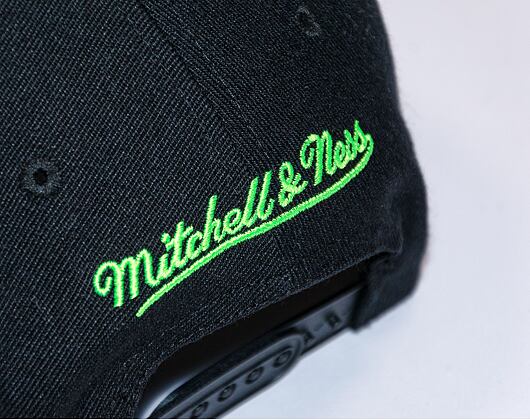 Kšiltovka Mitchell & Ness HWC Slime Drip Classic Red Toronto Raptors Black