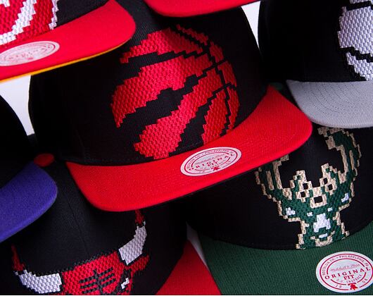 Kšiltovka Mitchell & Ness 8 BIT XL SNAPBACK BROOKLYN NETS Black