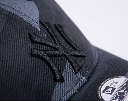 Dětská Kšiltovka New Era - MLB Essential 9FORTY - NY Yankees - Night Camo / Black