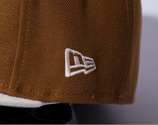 Kšiltovka New Era 59FIFTY MLB WS Sidepatch Trail Mix New York Yankees Toasted Peanut / Chrome White