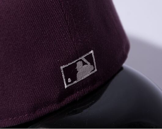 Kšiltovka New Era 59FIFTY MLB WS Sidepatch Trail Mix New York Yankees Plum / Chrome White