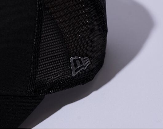 Kšiltovka New Era - NBA Black on Black 9FORTY Trucker - LA Lakers - Black