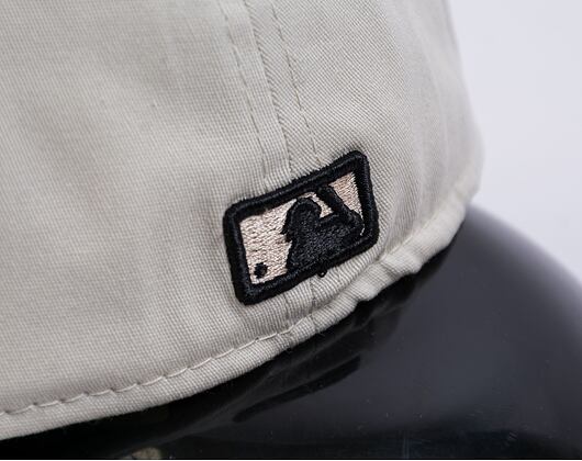 Kšiltovka New Era 39THIRTY MLB League Essential New York Yankees Stone / Black