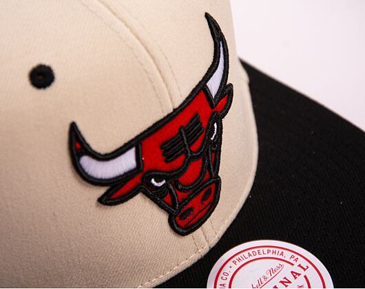 Kšiltovka Mitchell & Ness NBA Sail 2 Tone Snapback Chicago Bulls Off White