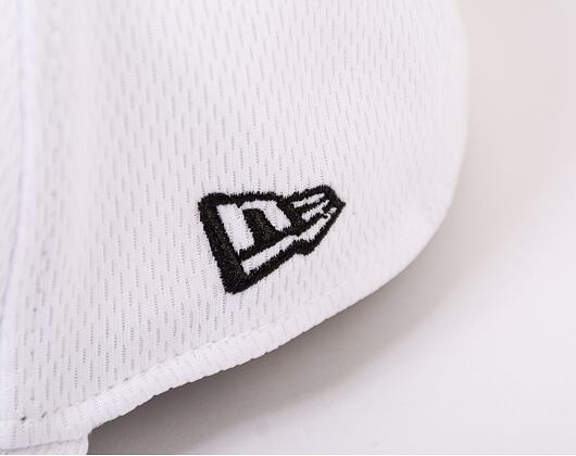Kšiltovka Oakley Tinfoil Cap 2.0 White