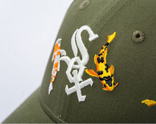Kšiltovka New Era 9FORTY MLB Koi Fish Chicago White Sox New Olive / Optic White